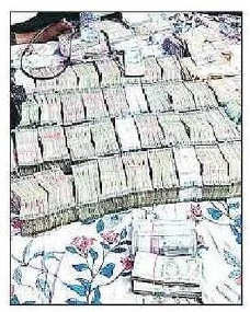 Police Seize 2.40 Crore Cash From Malda Drug Trader