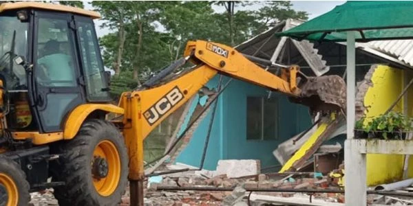Illegal Resort Built on Government Land Demolished in Mal