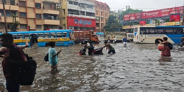 Kolkata Experiences Heavy Rainfall and Sudden Cloudburst