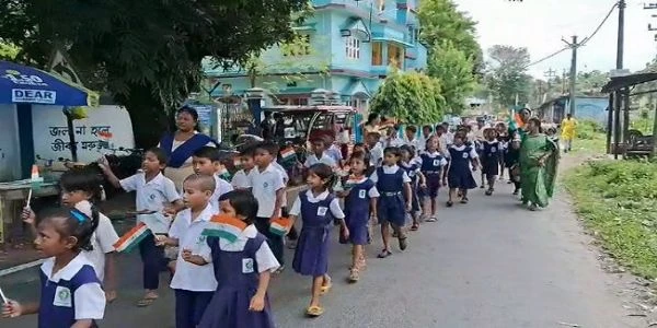 Students Organize Tiranga Rally in Belakoba for Independence