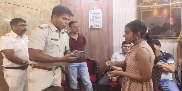 Matigara Police Return 42 Lost and Stolen Mobile Phones