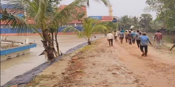 Cargo Ship Hits River Embankment Near Diamond Harbour