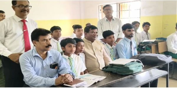 West Bengal Speaker Visits Murliganj School in Siliguri